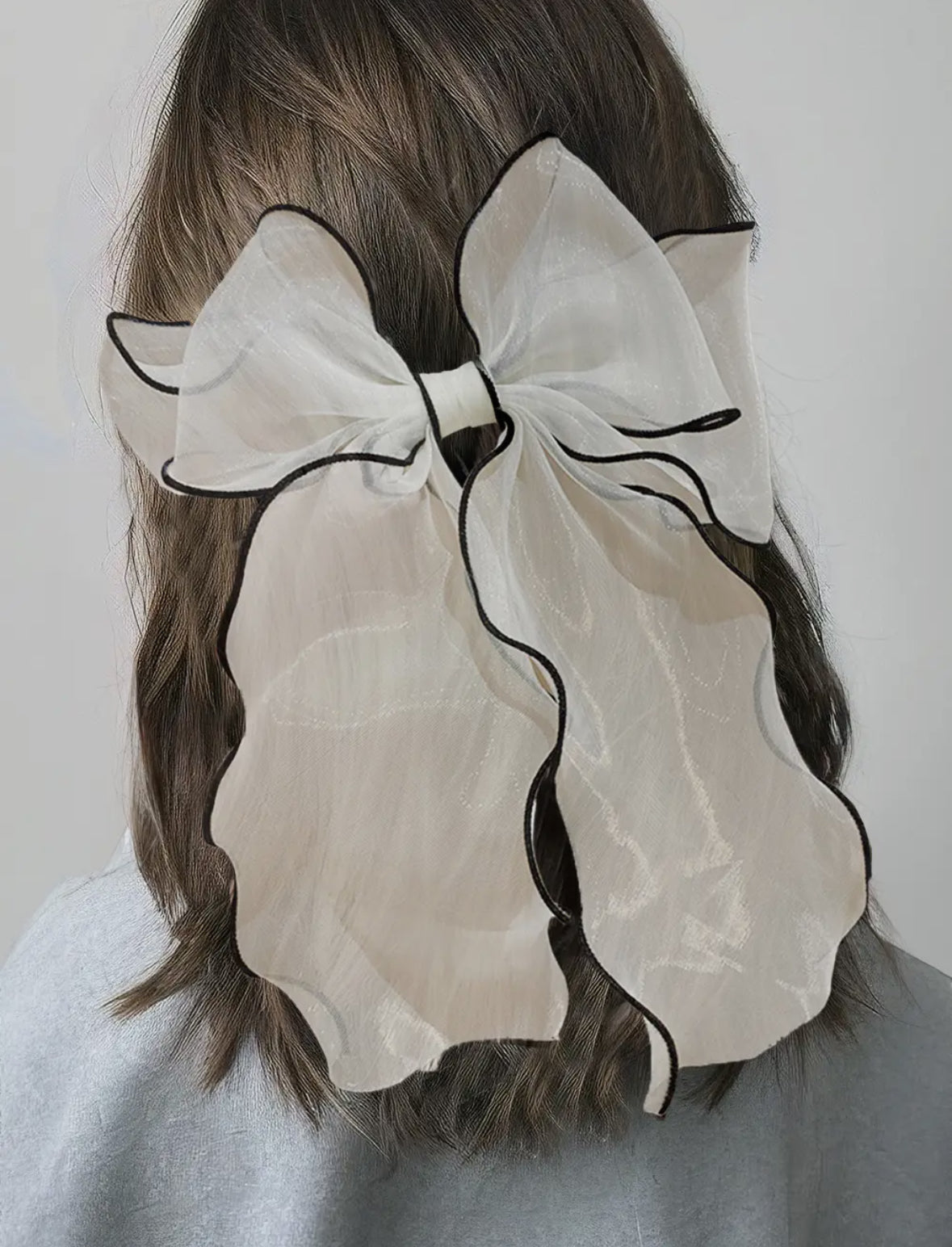 Contrast Trim Wavy Bow Knot Clip RTS