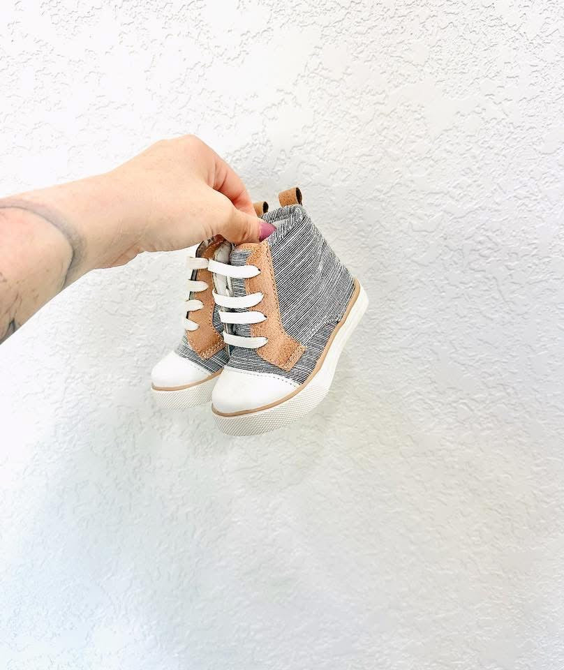 Carter Hightop Shoe