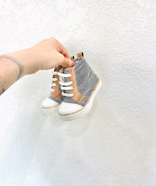Carter Hightop Shoe