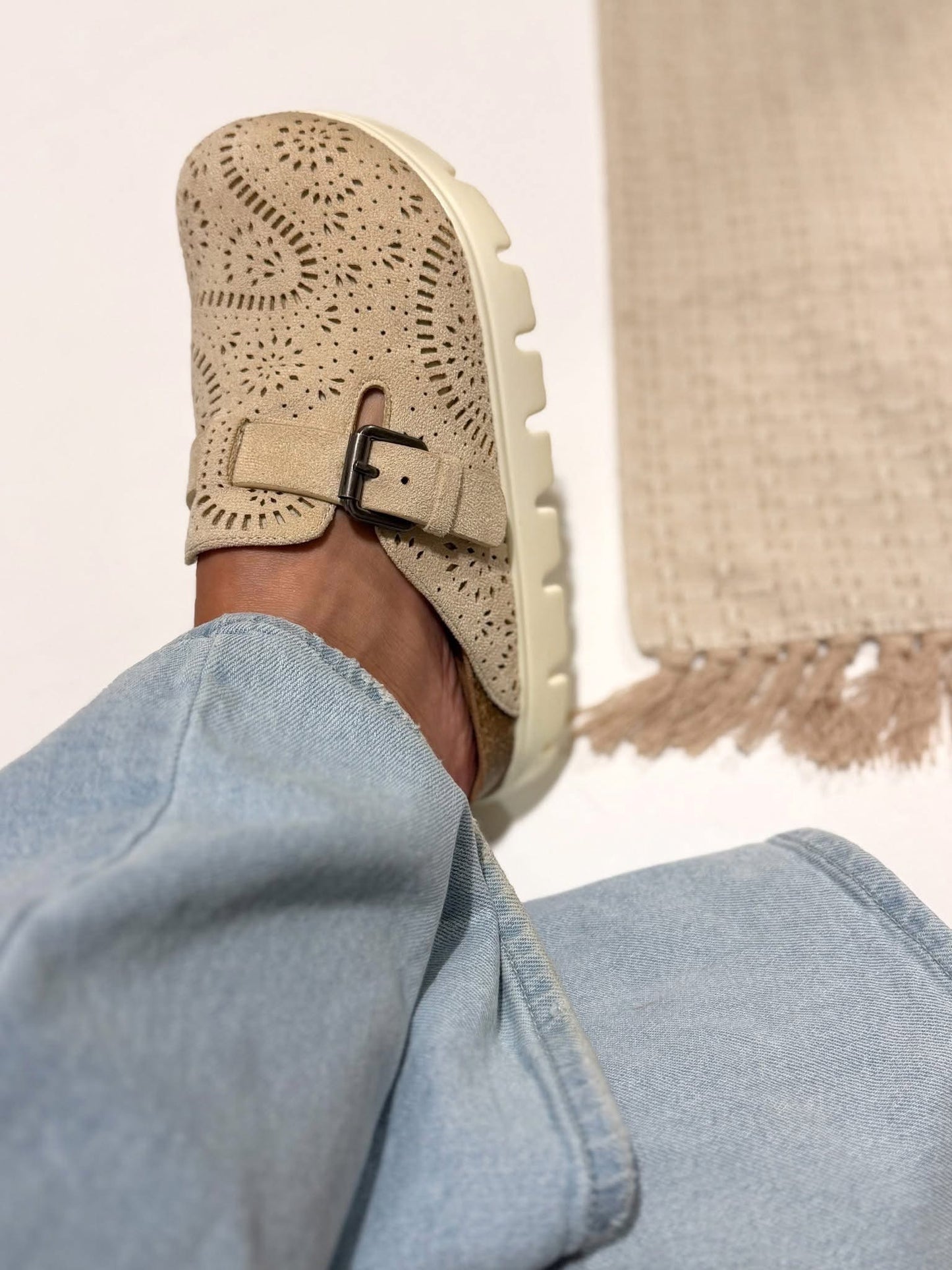 Lulu Clogs Cream