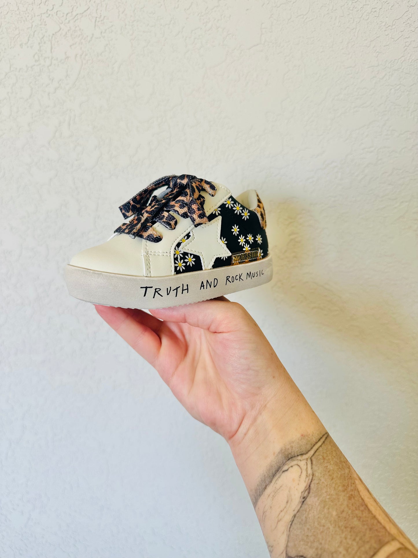 5C Sunflower & Leopard Star Shoe RTS