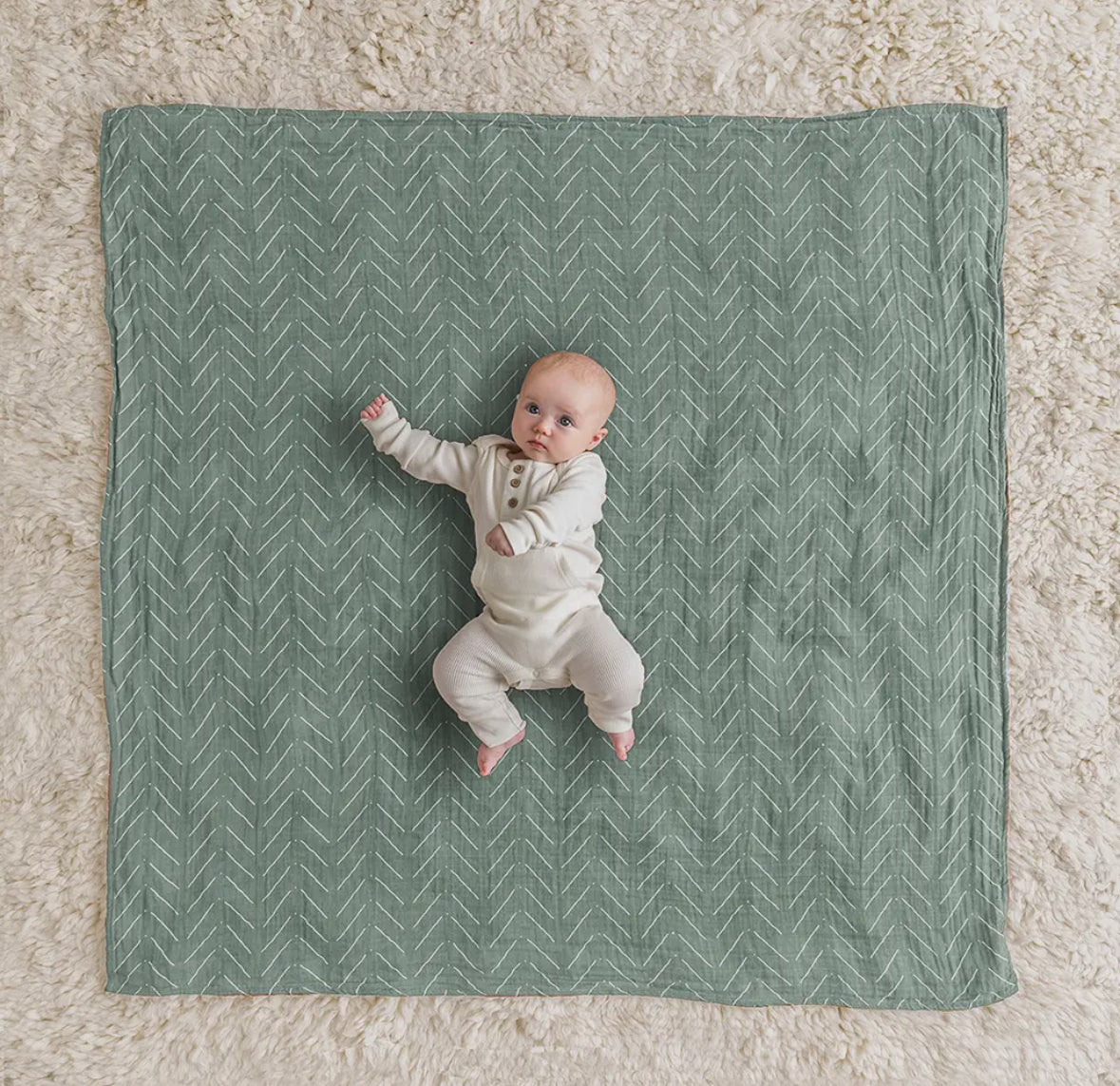 Itzy Ritzy Breastfeeding Boss / Swaddle - Sage