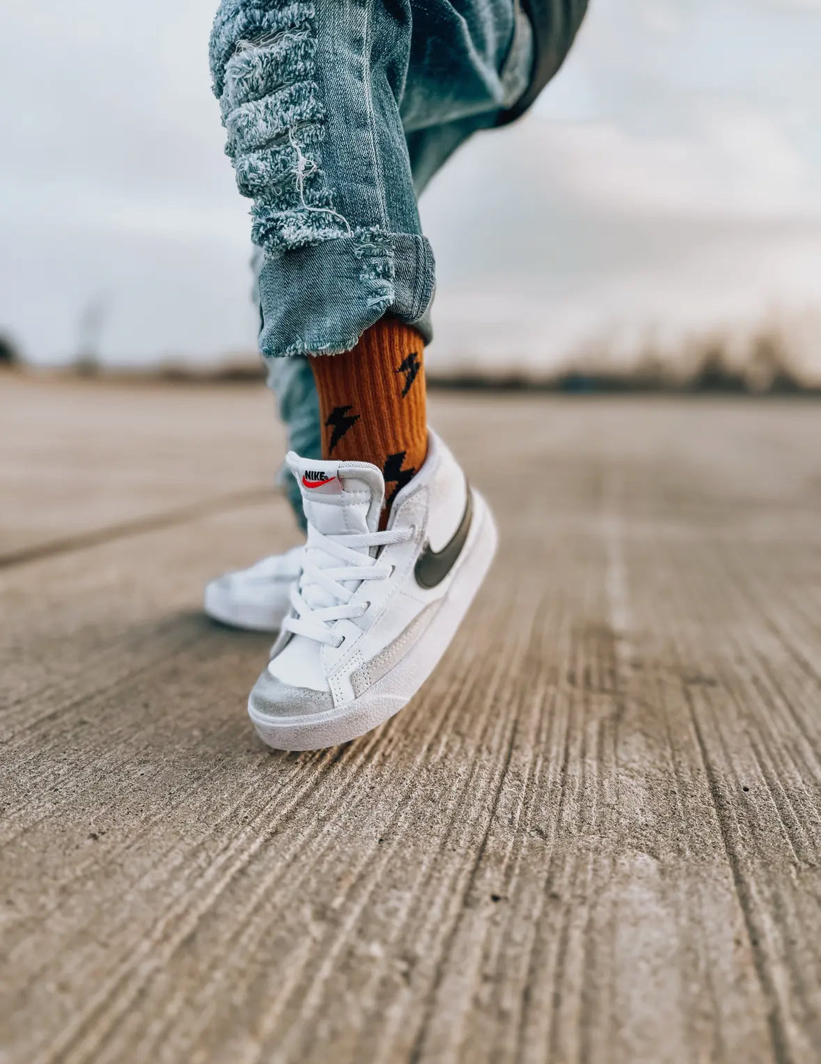 Camel Bolt Socks