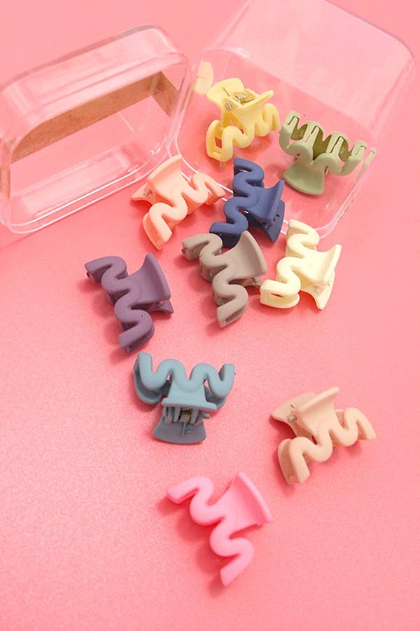 Mini Pack of 10 Flower Wavy Clips In A Case