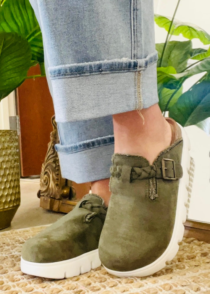 Olive On The Run Slip-On Platform Clogs RTS