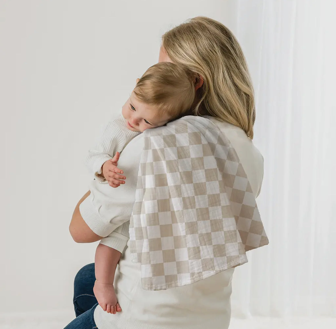 Itzy Ritzy Breastfeeding Boss / Swaddle - Toast Checkered