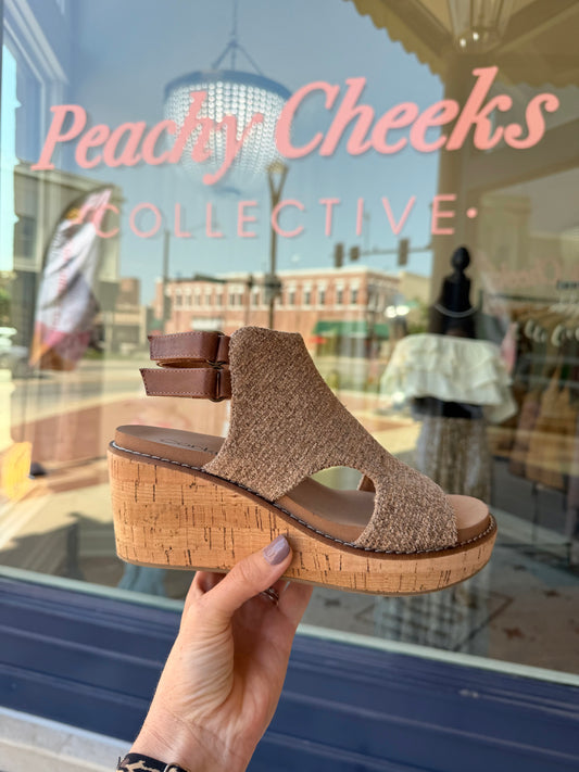 Falling Hard Wedges Tweed