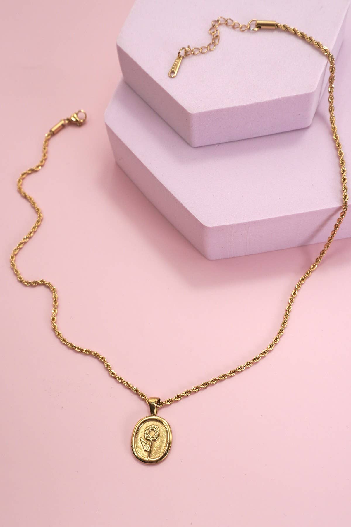 18K Stainless Oval Flower Pendant Necklace