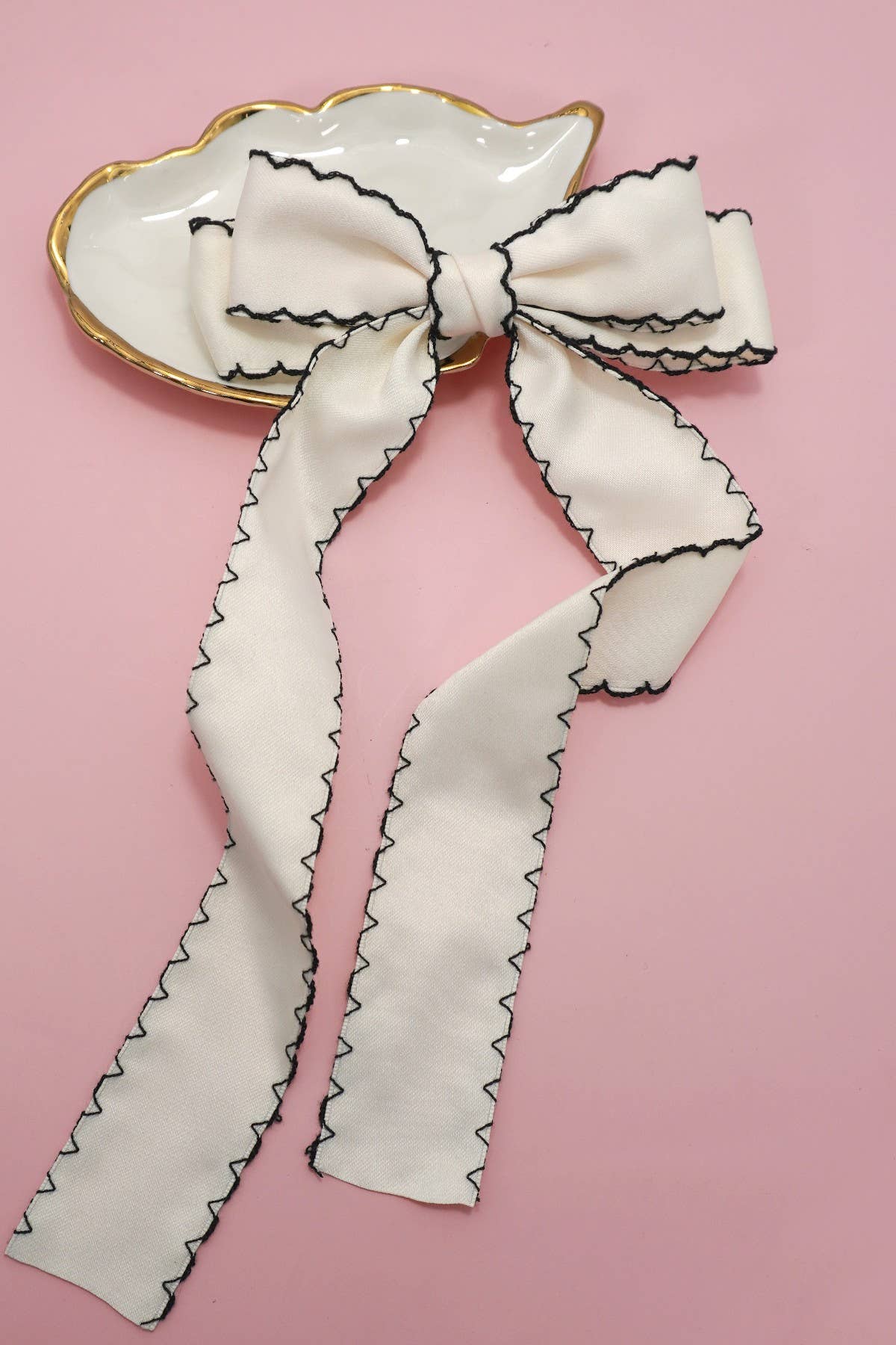 Ellie Scallop Contrast Trim Bow