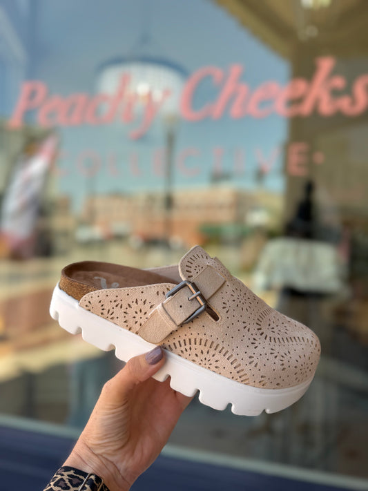 Lulu Clogs Cream