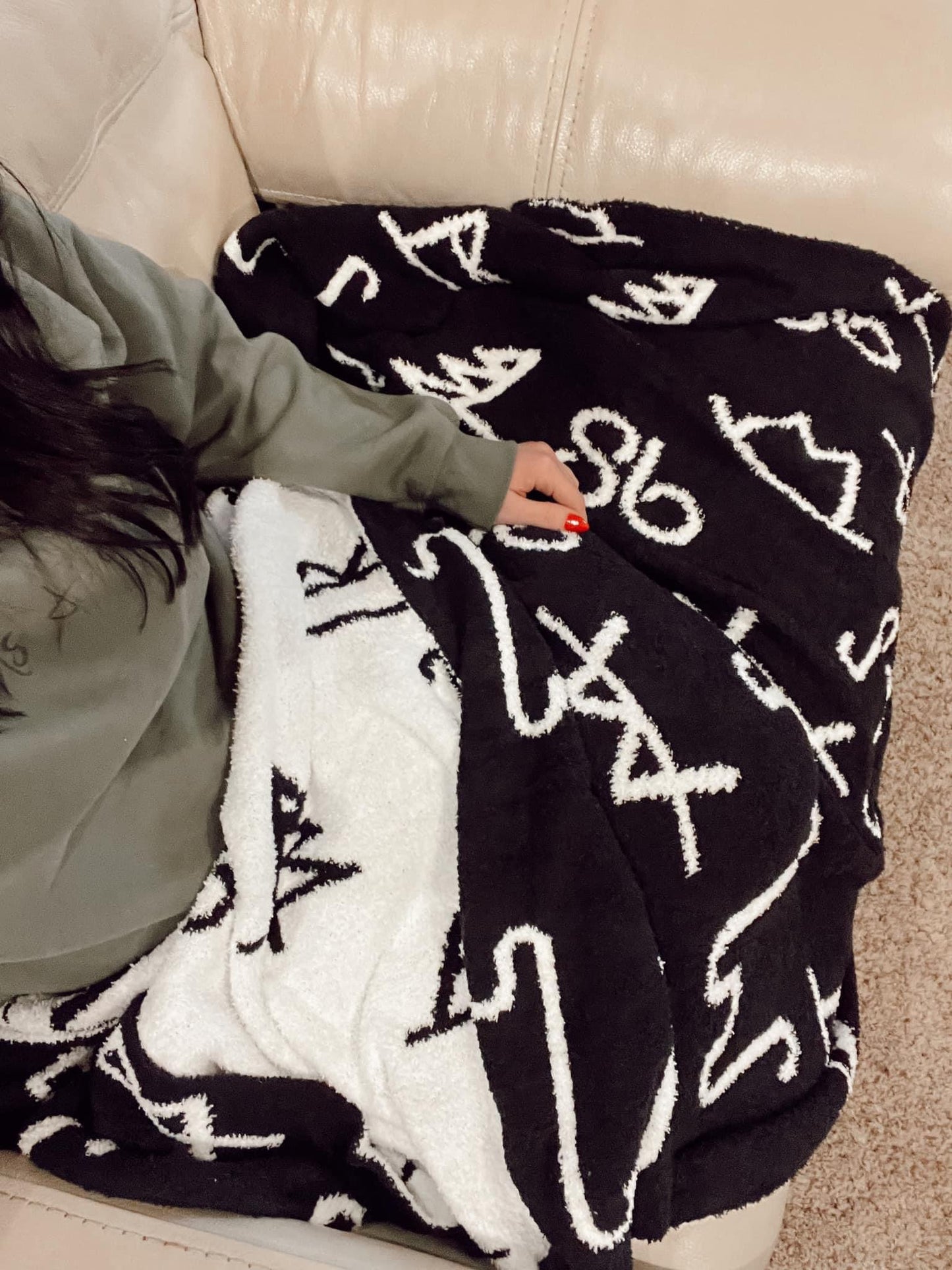 Western Reversible Throw Blanket- Black and White Brands