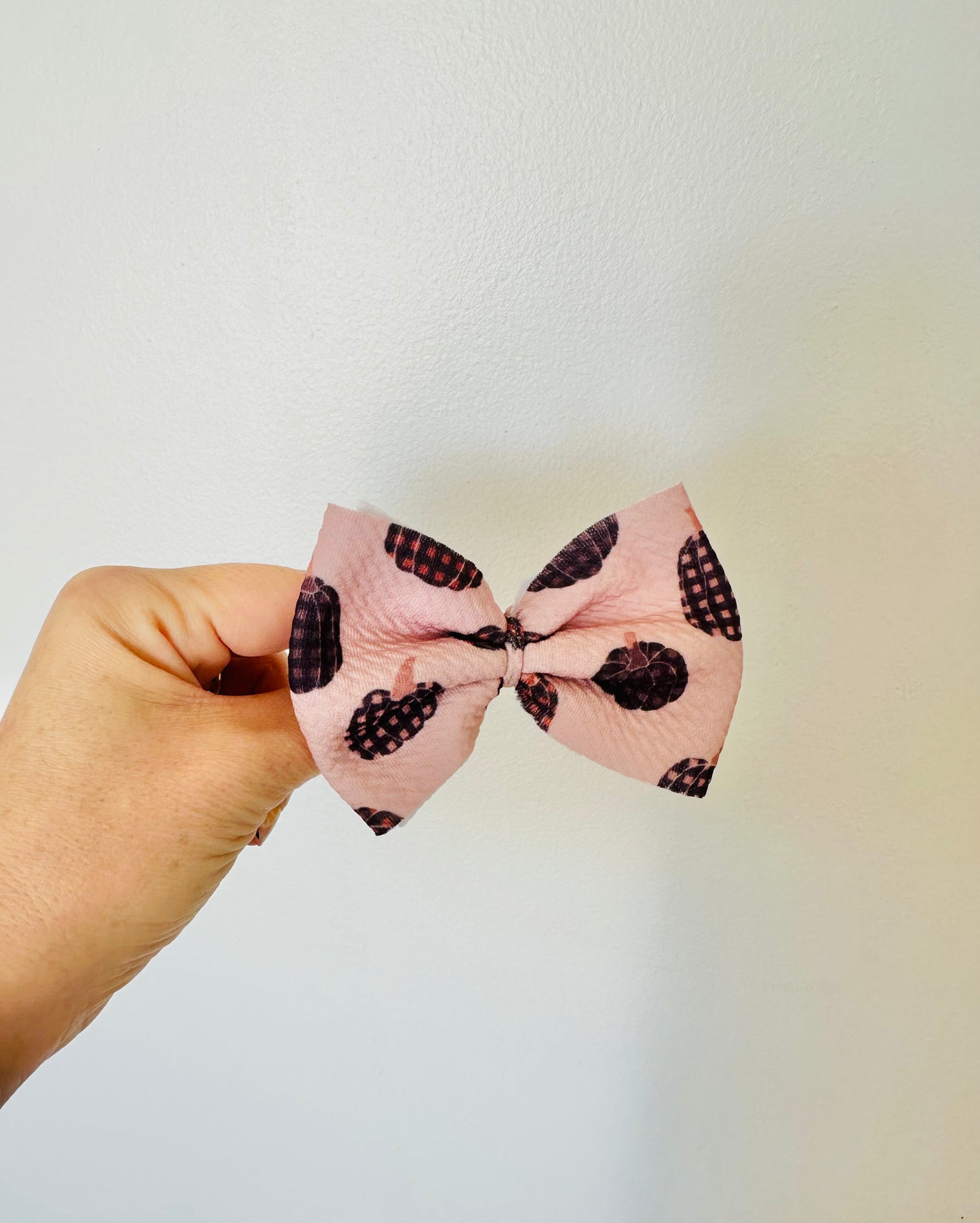 Checkered Pumpkins Bow on Alligator Clip RTS