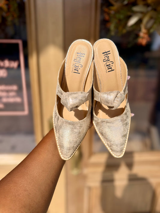 Knot Gonna Happen Slip On Shoe - Gold
