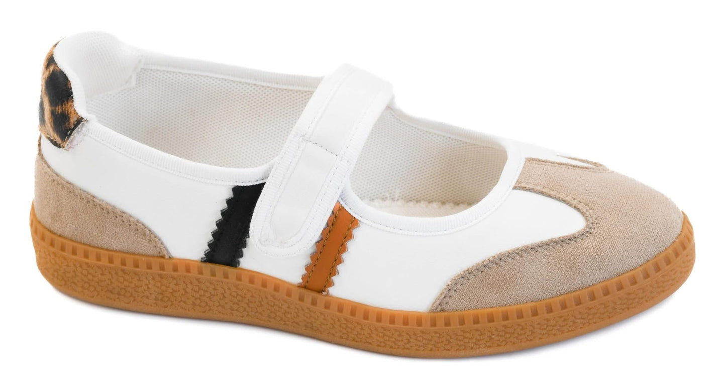 Calm Down Leo + Sand Shoe