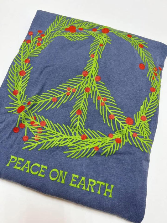 Peace On Earth Wreath Tee 2X (has hole in back of collar) RTS