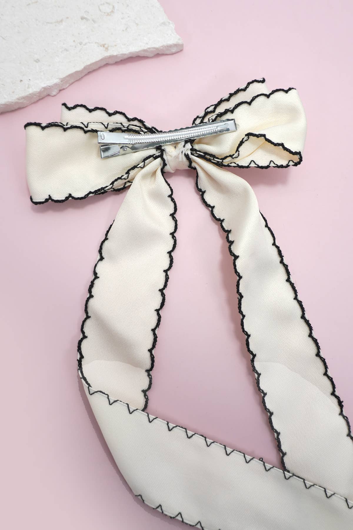 Ellie Scallop Contrast Trim Bow