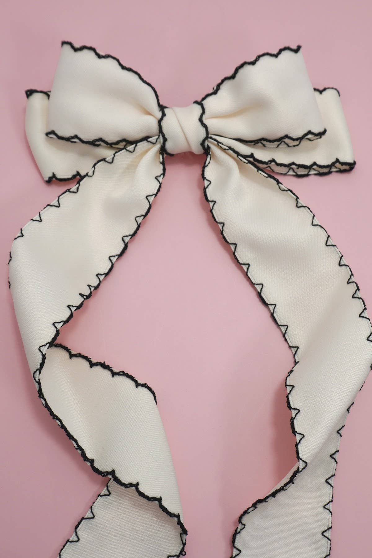 Ellie Scallop Contrast Trim Bow